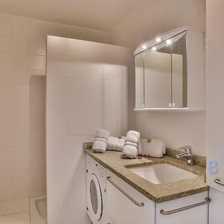 Close To The Croisette *